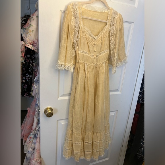 Yellow Lace-Trim Midi Dress with Cardigan - Picture 4 of 12